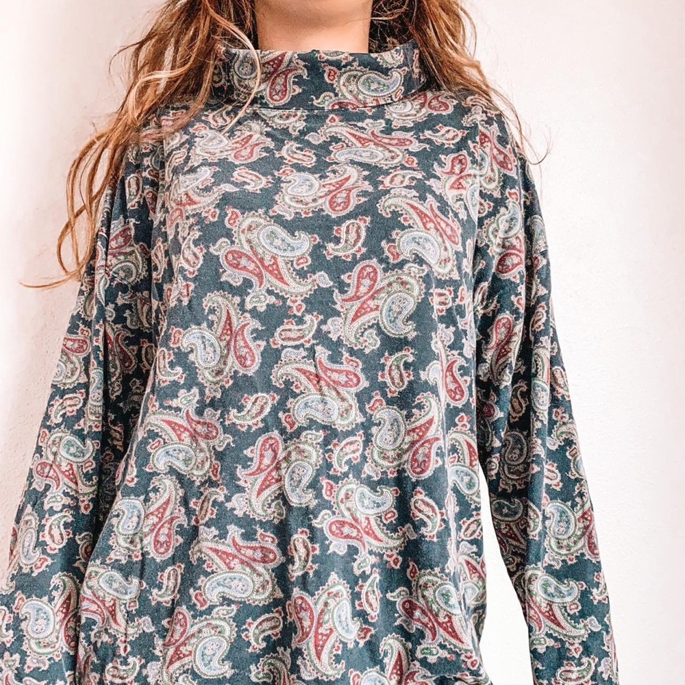 Paisley print vintage style 90’s turtle neck